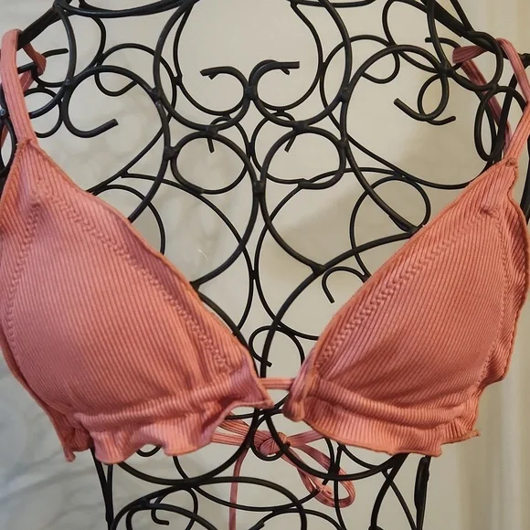 Pink Bikini - Picture 2 of 7